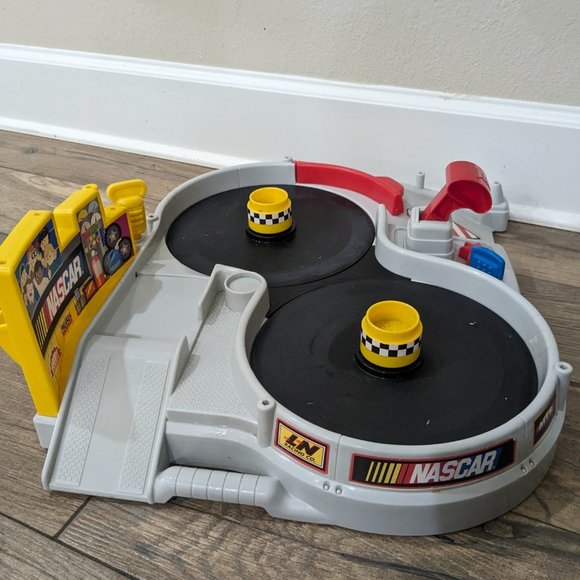 Fisher Price Little People NASCAR Spin And Speed Raceway motorized track READ - Picture 13 of 17